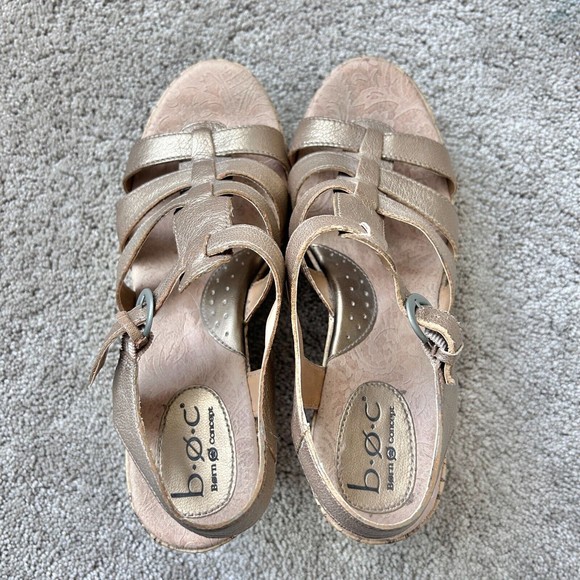 BOC Gold and Cream Sandals Strappy Comfort - Picture 6 of 10